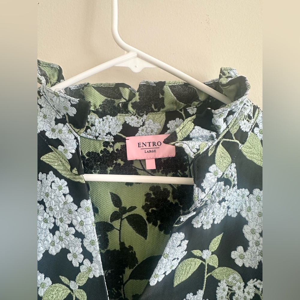 Entre Black Floral Ruffle detail dress with hydrangea brocade Large - Picture 2 of 9